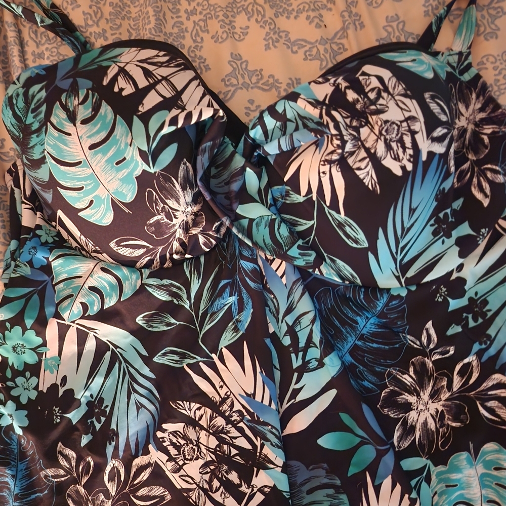 Swimsuits For All Twistfront Flyaway Tankini Top